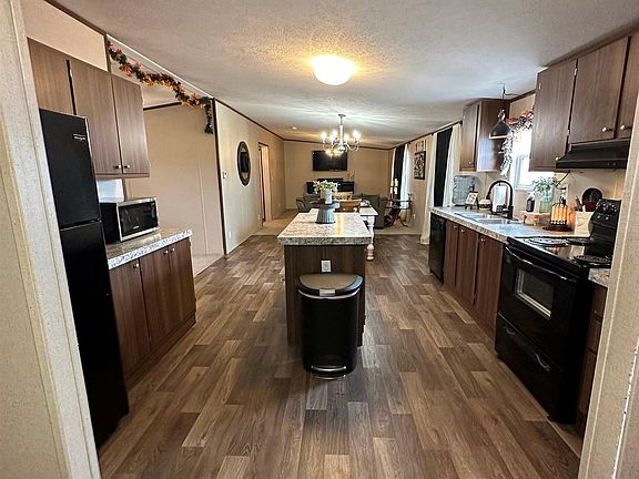 5th image of 102 Smokey Trail Cir