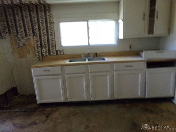 5th image of 3528 Laconia Ave