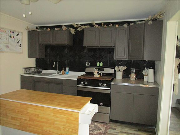 3rd image of 211 S State St