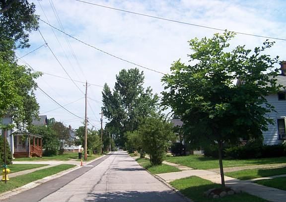2nd image of 430 Pratt St
