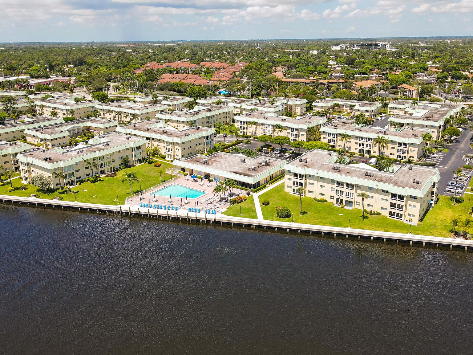 16 Colonial Club Dr APT 105, Boynton Beach, FL 33435 MLS RX10910290