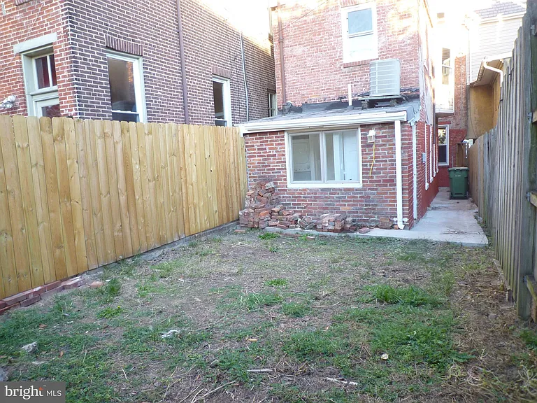 504 S Washington St — Photo 19