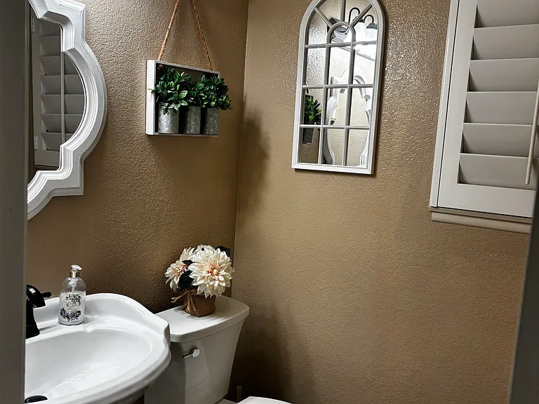 25 Santa Monica St — Photo 19
