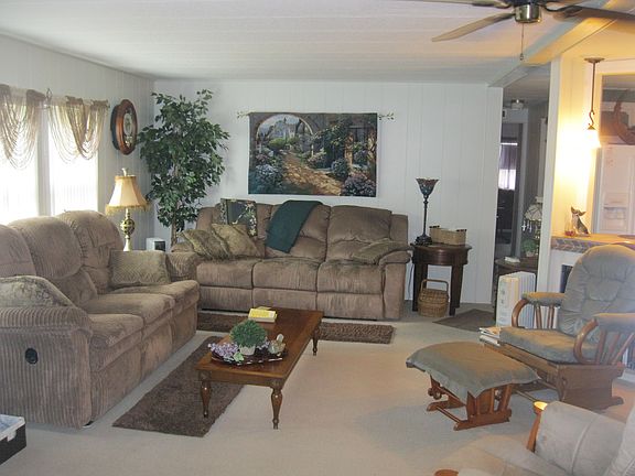 4th image of 207 Aspen Cir