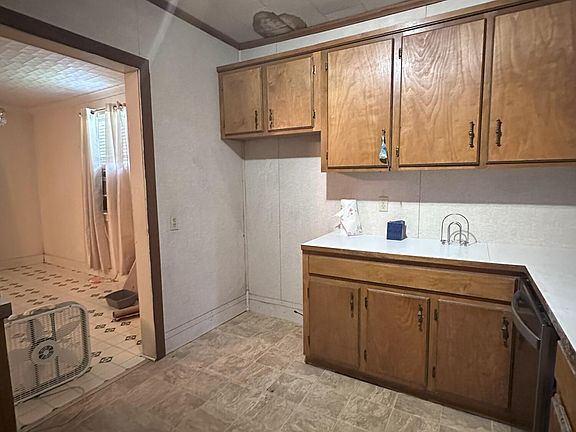 4th image of 614 N Lombard St