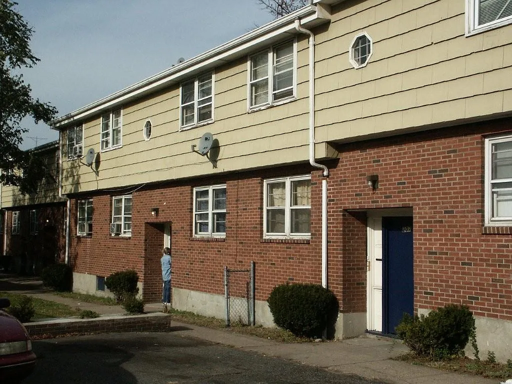 1 bed, 696 sqft, $1,325 — Photo 2