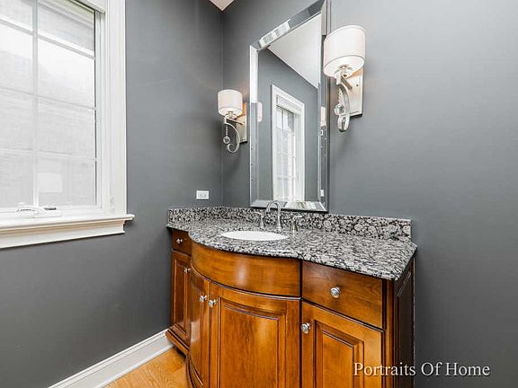 5th image of 1557 E Prairie Ave
