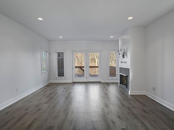 3rd image of 1811 Cahal Ave