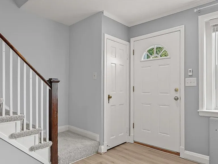 8 Enjay Ave — Photo 6