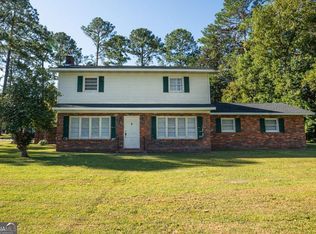 904 Golfview Dr, Waycross, GA 31501