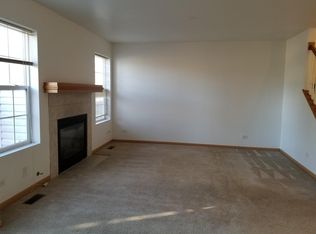2487 Stoughton Cir, Aurora, IL 60502