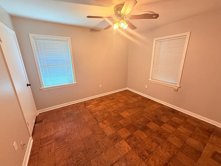 413 Lynn St — Photo 18