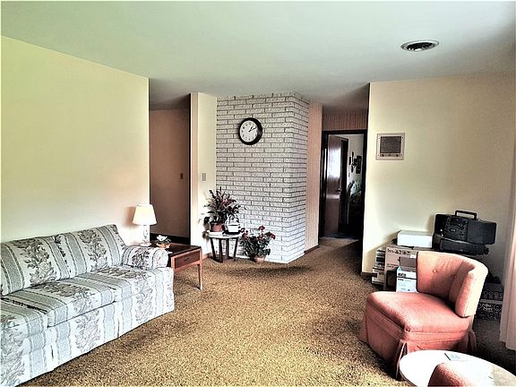 3rd image of 760 W 78th Ave