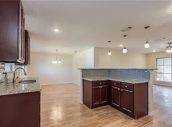 3rd image of 114 Skylark Dr