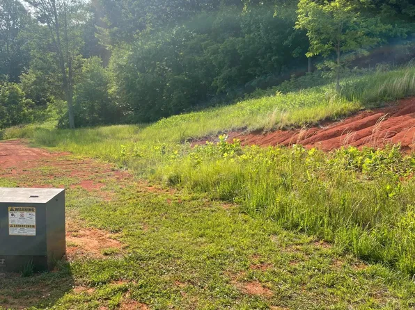 11 Valley Rd, Hardy, VA 24101