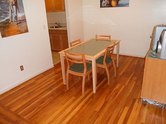 4th image of 1225 Island Dr APT 202