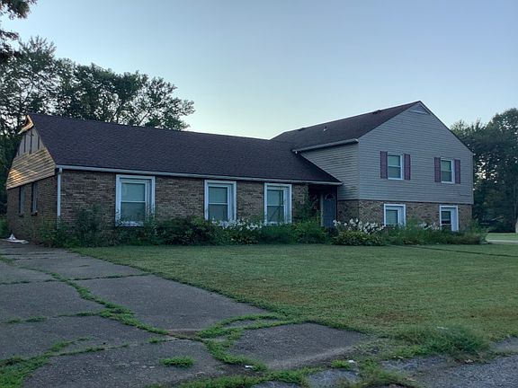 3rd image of 5122 S Kenwood Ct