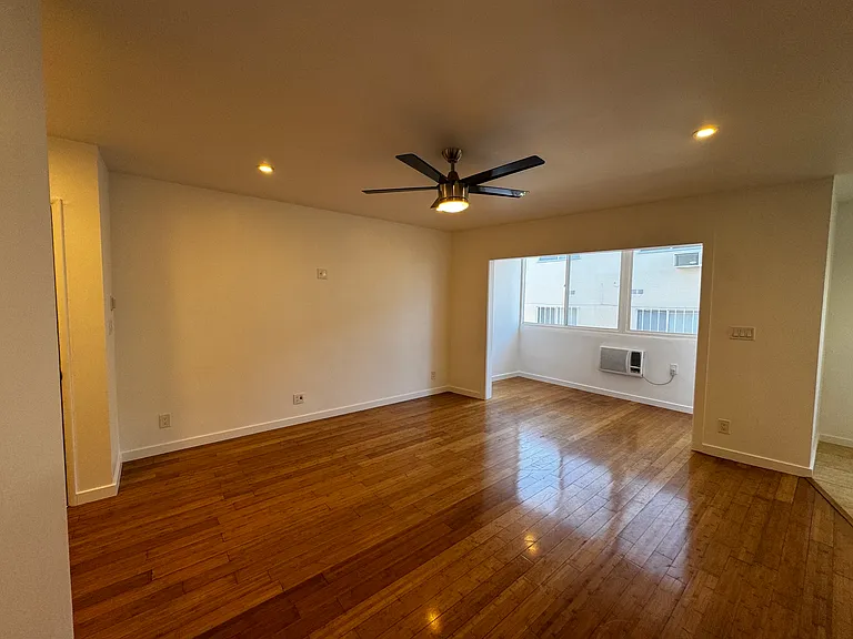 410 S Commonwealth Ave #4 — Photo 11