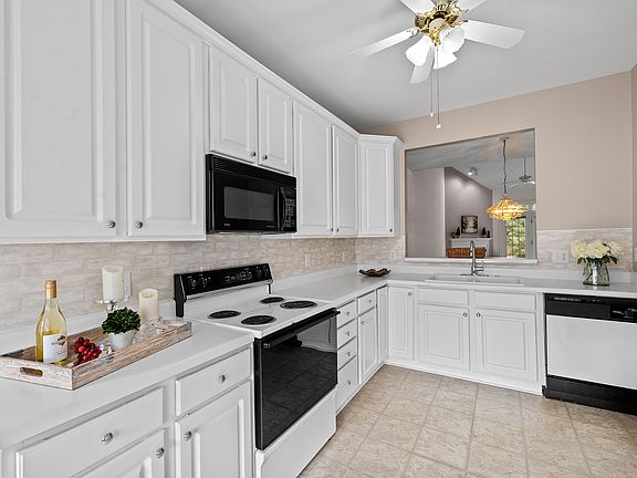 5th image of 1624 Shepherds Glade Dr