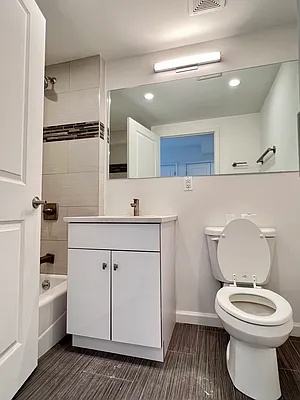 Rented by Avenues Real Estate | media 28