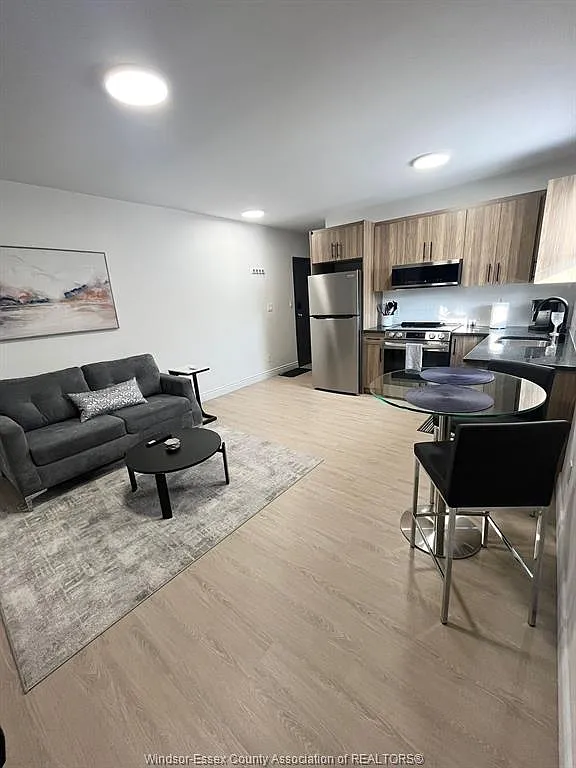 1 bed, $1,800 — Photo 2