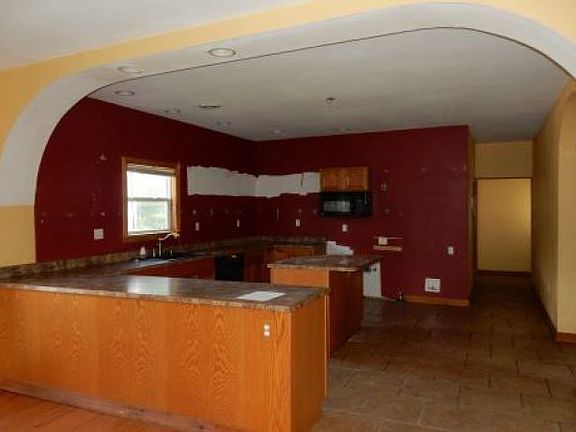 3rd image of 234 Bland St