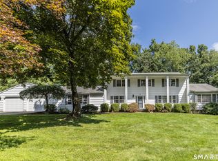 5 Grand Place, Newtown, CT 06470