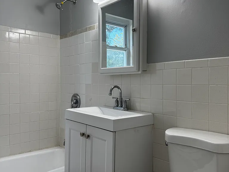 2428 Saint George Ave #B6 — Photo 12