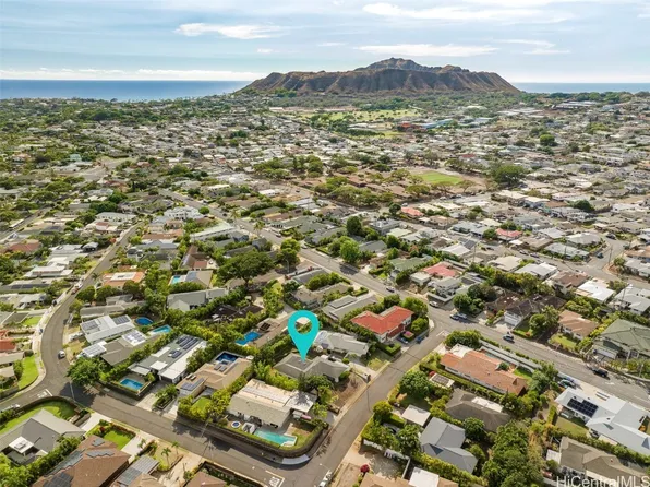 4221 Amau St, Honolulu, HI 96816