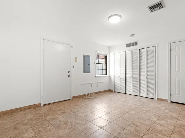 3651 Meadow Lane image 9 of 31