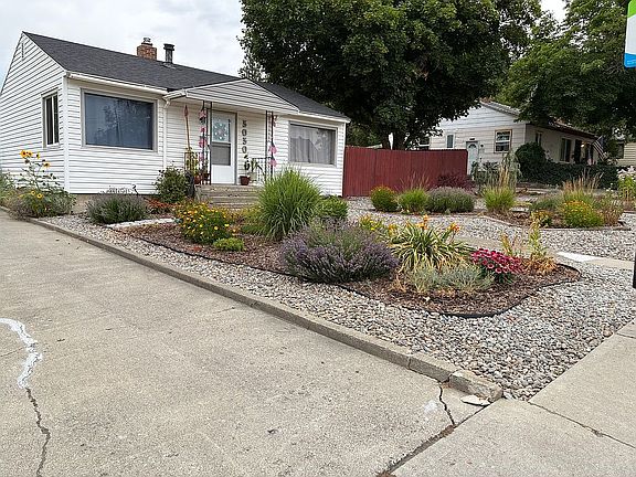 3rd image of 3030 W Wellesley Ave