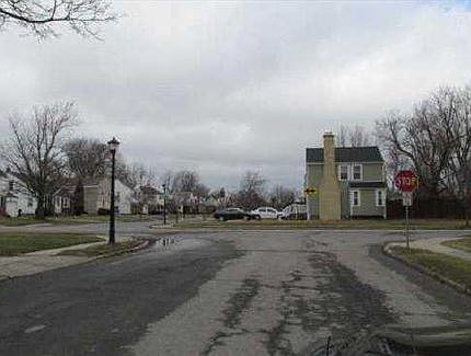 5th image of 61 Fairbanks Ave