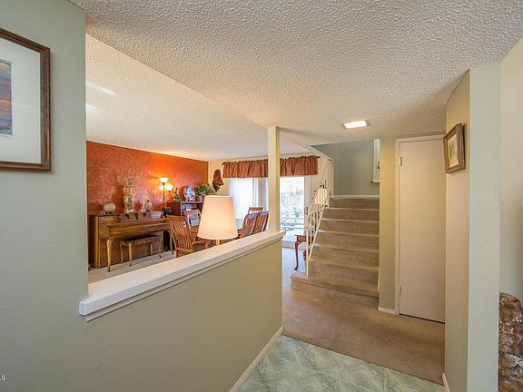 4th image of 2065 N Brentwood Ave