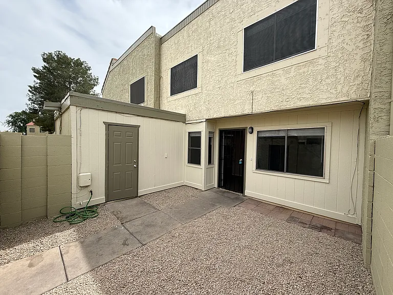 5847 N 48th Dr — Photo 22