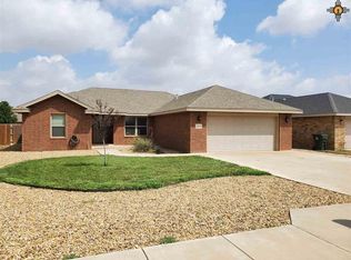 2412 Cobblestone Cir, Clovis, NM 88101