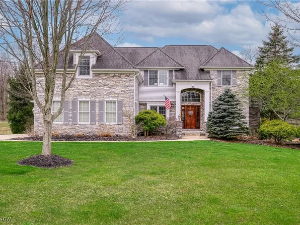 430 W Homestead Dr, Aurora, OH 44202