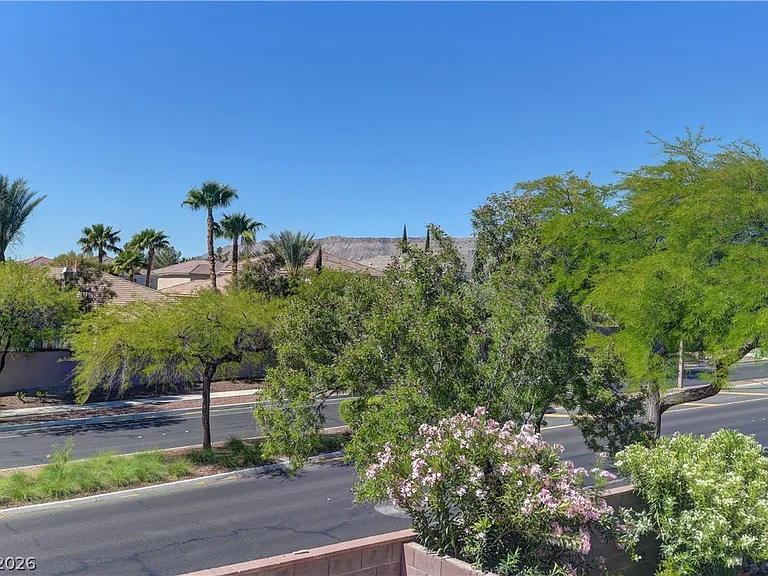 10753 Pipers Cove Ln — Photo 17