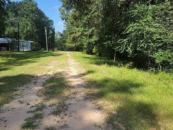 Exterior Neighborhood (street photo)