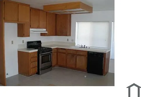 3 bed, 1275 sqft, $4,500 — Photo 2