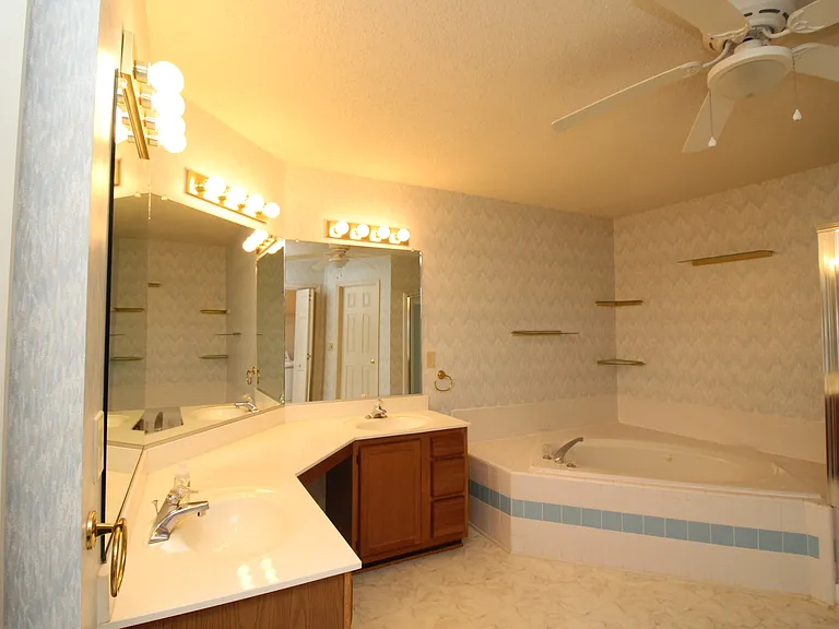 33 Cedar Knoll Dr — Photo 18
