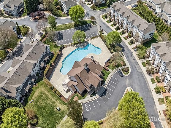 5th image of 6140 Braidwood Ct