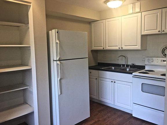 2nd image of 739 Lepere Ave APT D