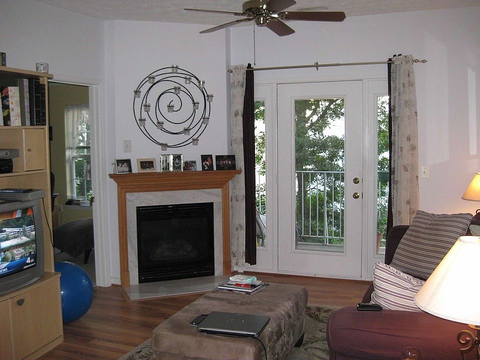 1st image of 2003 Warners Ter N Unit 220