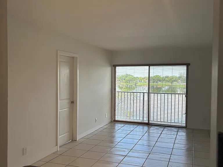 8720 N Sherman Cir #307 — Photo 5