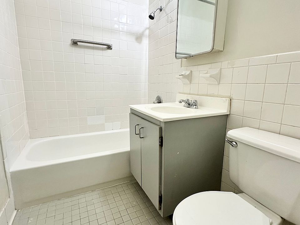 2nd image of 1141 Jerome Ave APT 2N