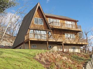 6 Oak Ln, Danbury, CT 06811