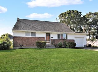 44 Ronald Dr N, Amityville, NY 11701