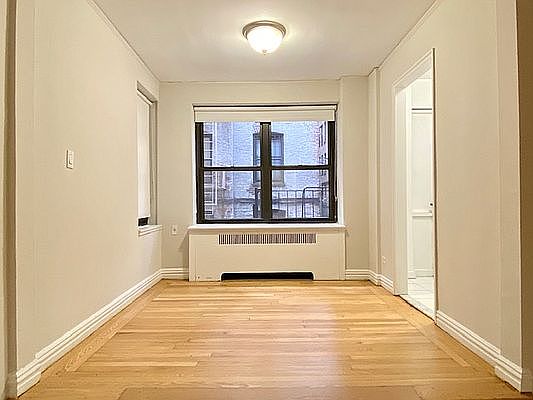 3rd image of 3111 Broadway APT 2E