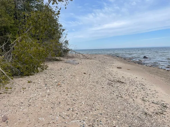 23 Us, Cheboygan, MI 49721