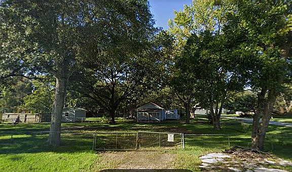 4th image of 403 Colorado Ave
